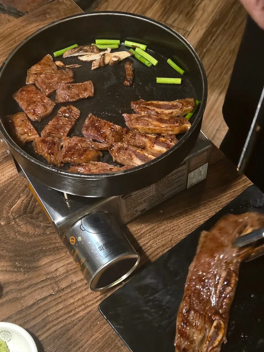 Marinated grilled beef paired with garlic and sauce