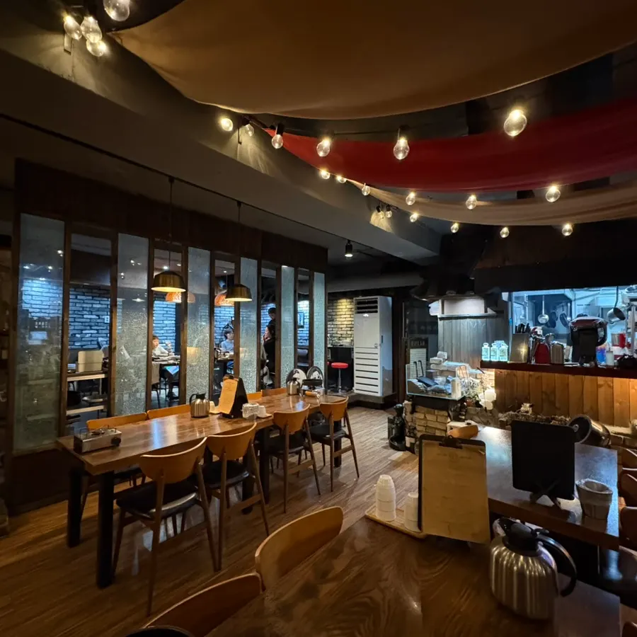 Dining table at Raviok set for a date or group meal