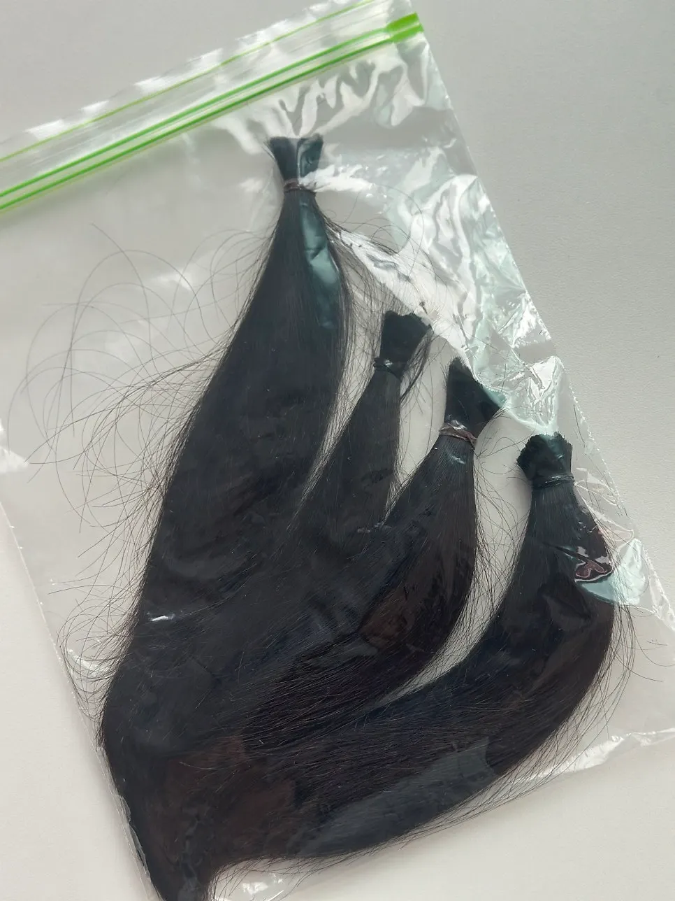 커트 완성 후 거울 앞 모습