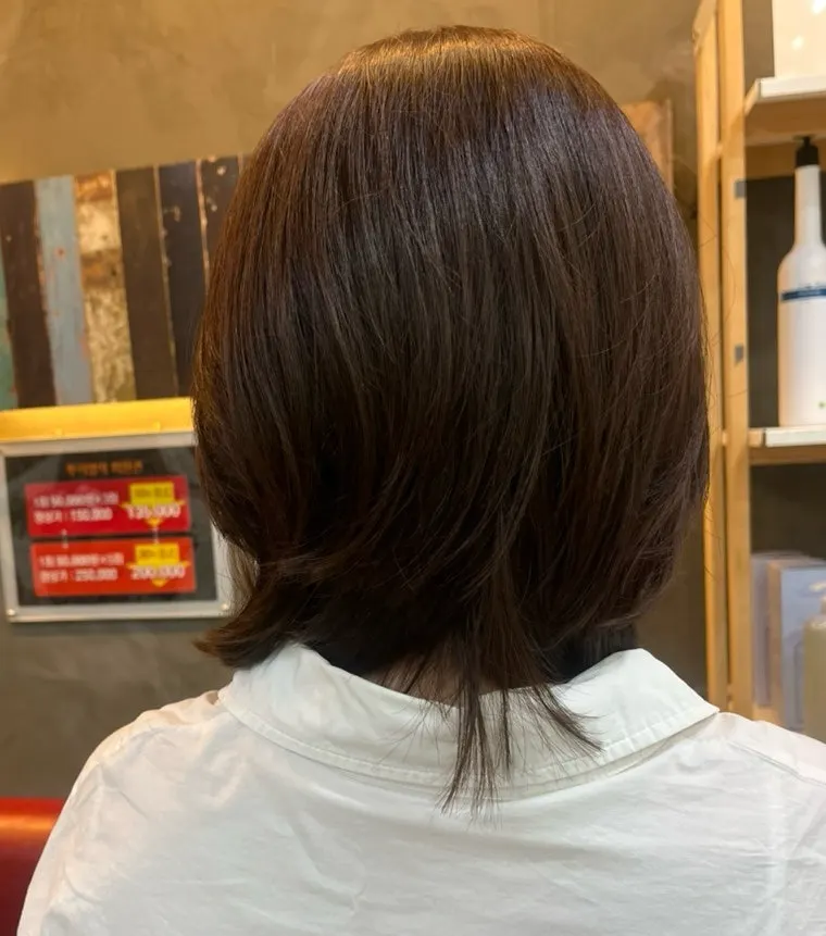 염색과 커트를 마친 옆모습