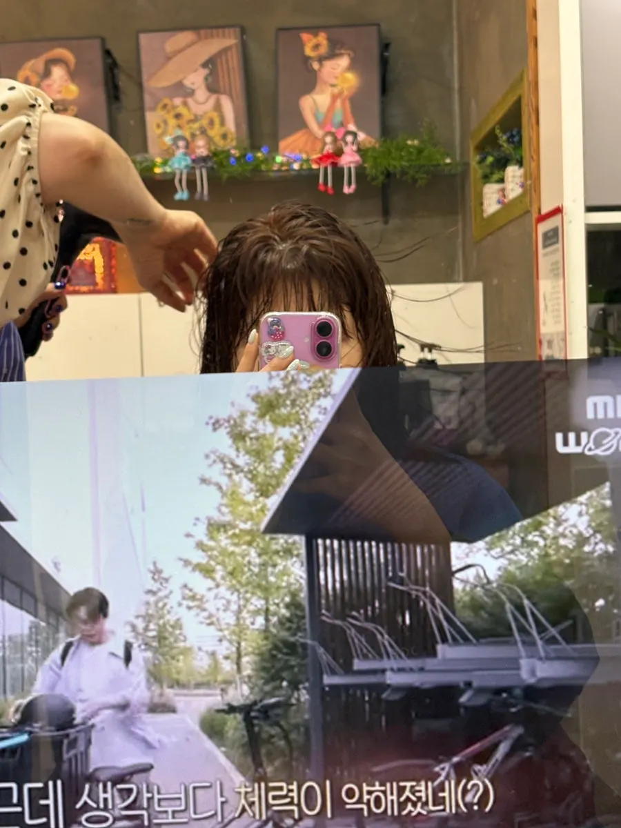 Brightened hair after the root touch-up