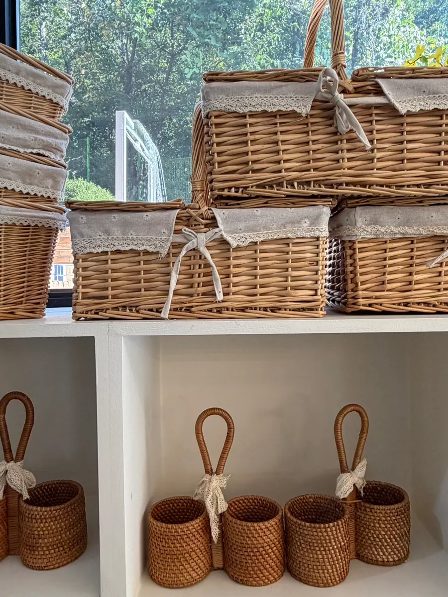 Picking bread with a child at the bakery corner
