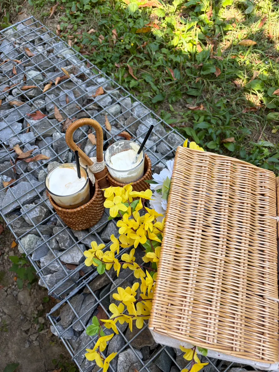 Outdoor seating atmosphere at La Cuesta