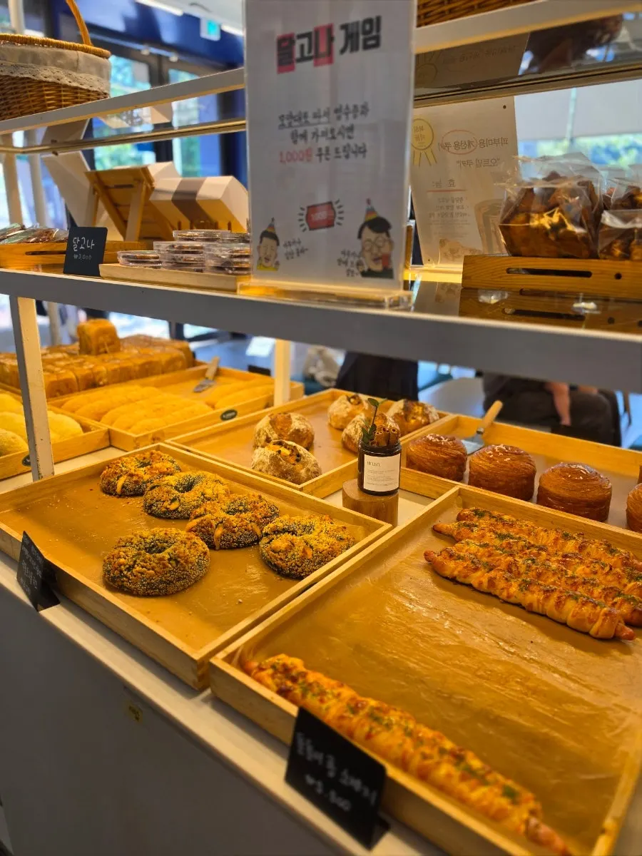 The bread display corner at La Cuesta café