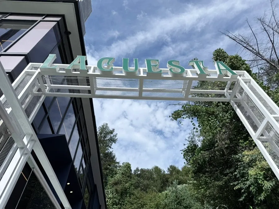 Exterior of La Cuesta café in Gonjiam, Gwangju, Gyeonggi