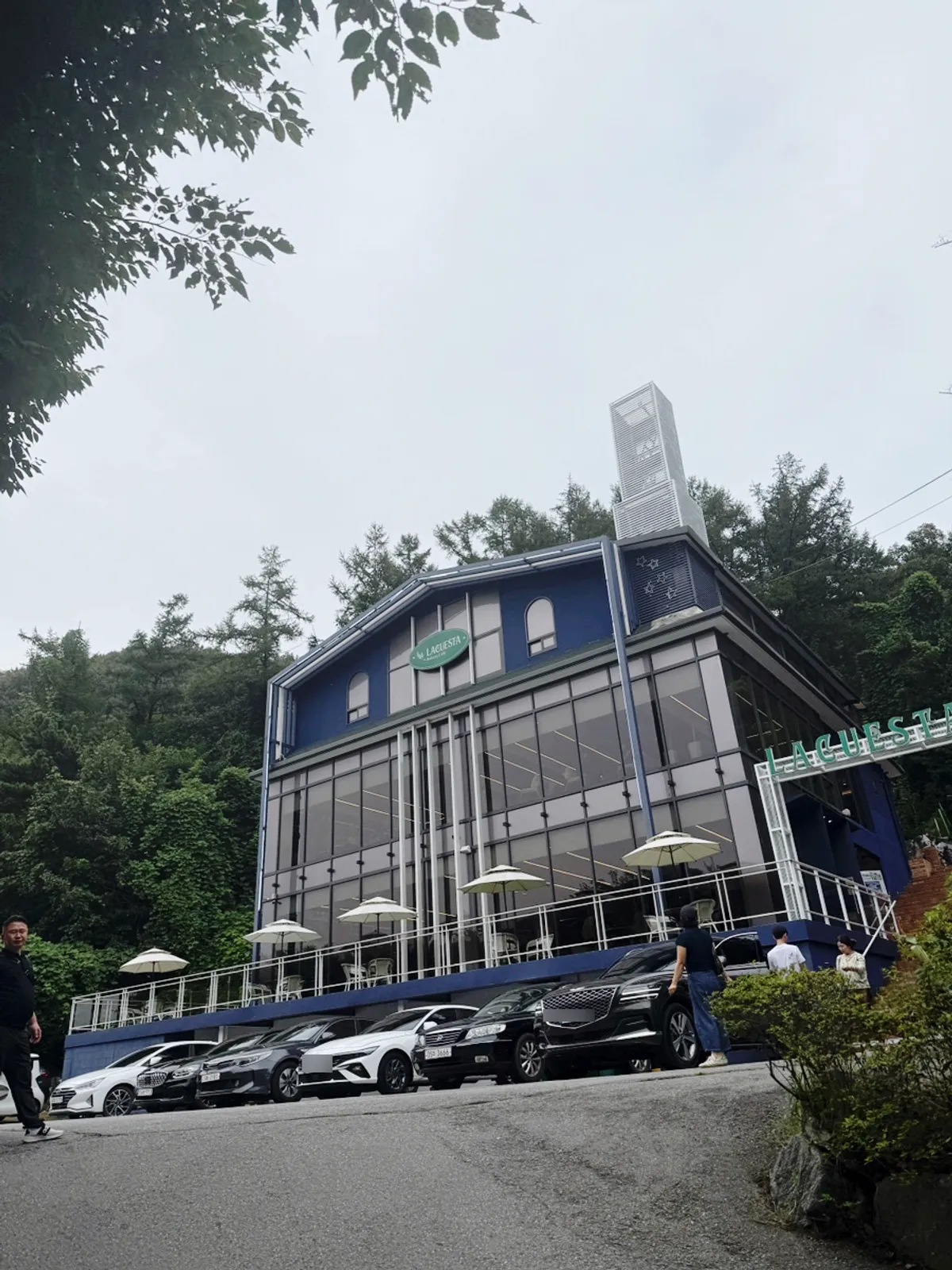 라꾸에스타 외관과 테라스 공간