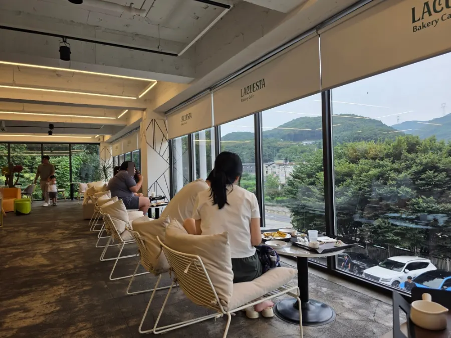 2층 쇼파형 단체석