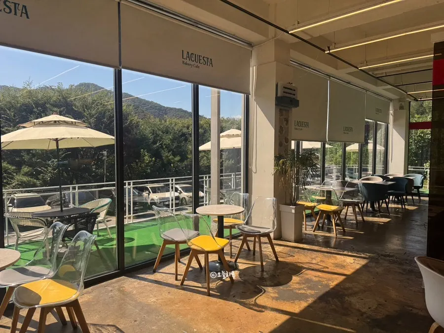 Spacious open seating inside La Cuesta café