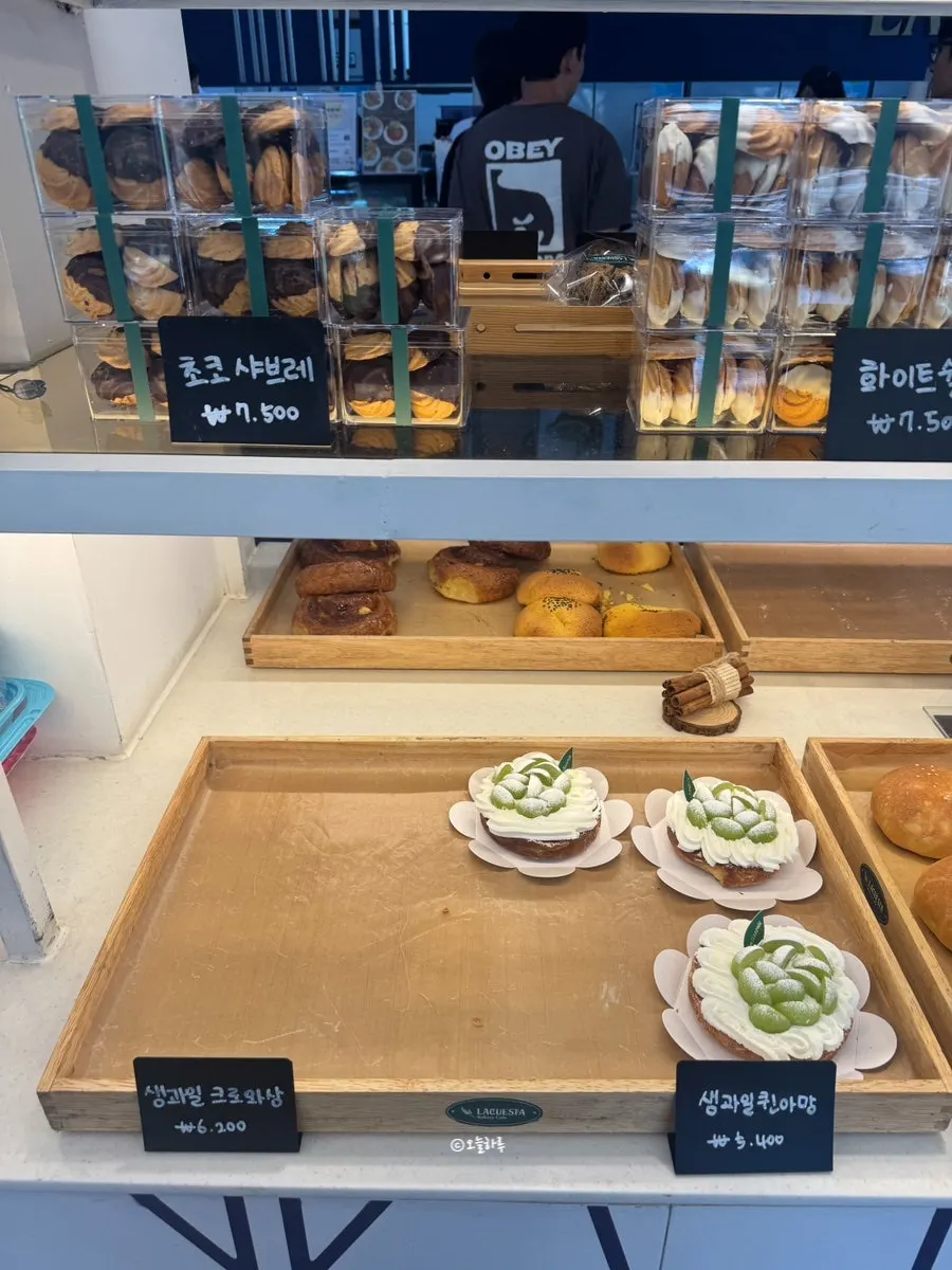 La Cuesta's bakery display