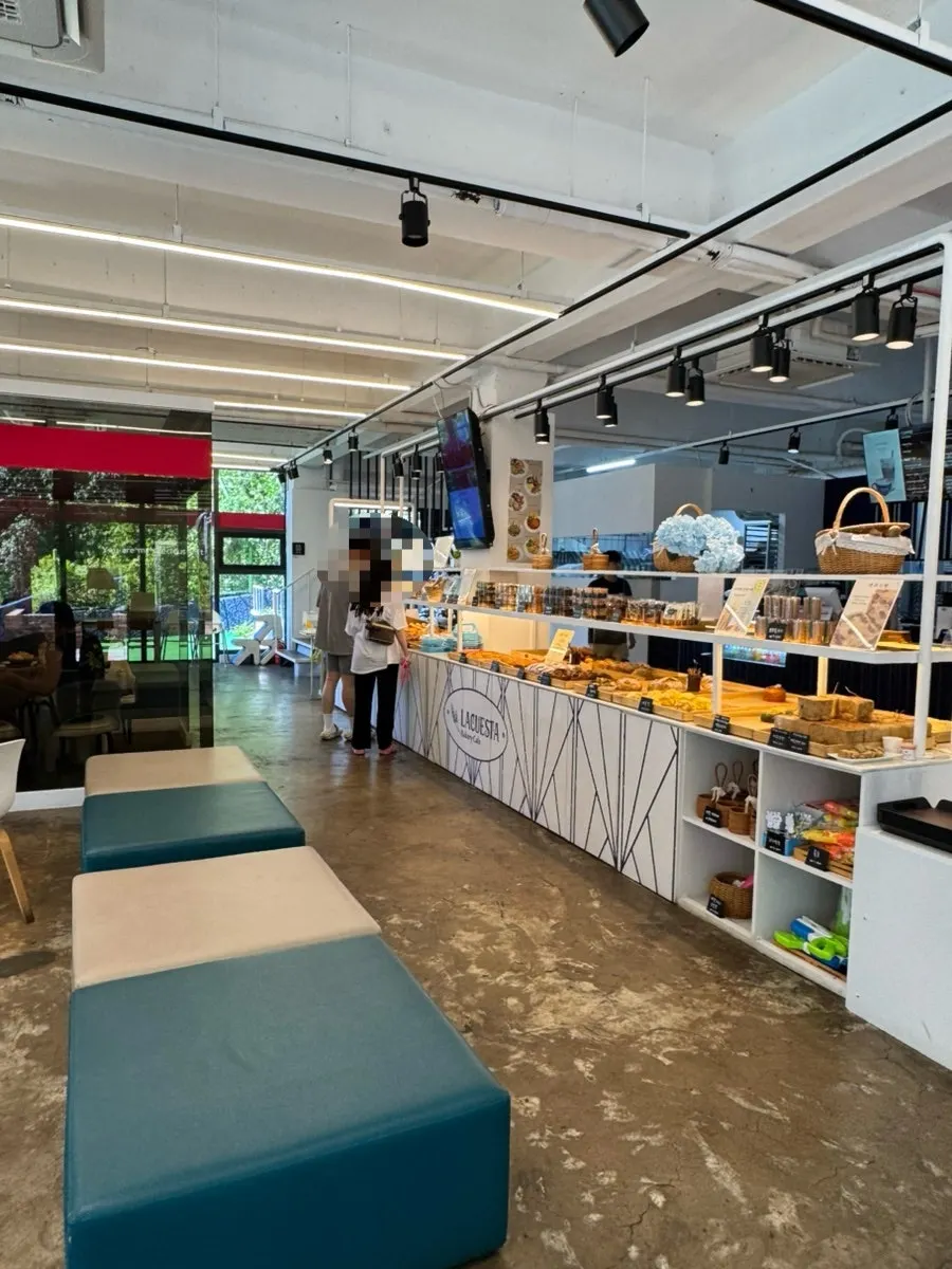 La Cuesta's large floor-to-ceiling windows and seating area