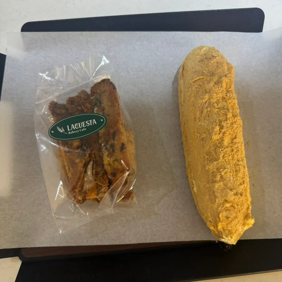 라꾸에스타 베이커리 진열대