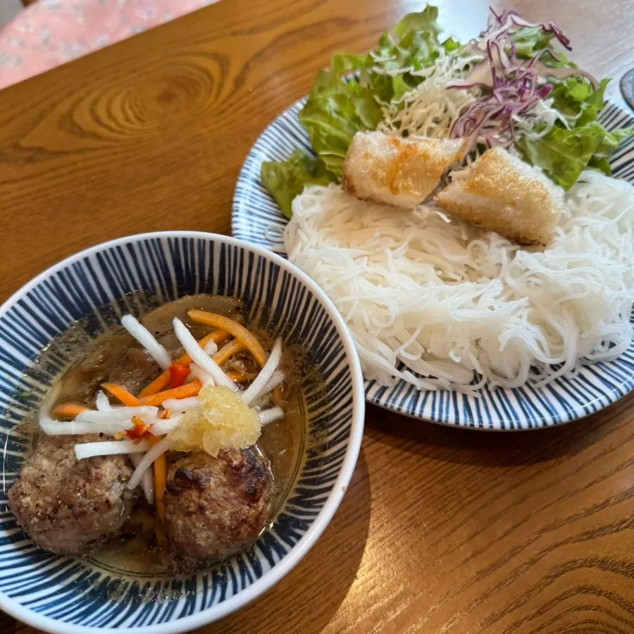 라이첸 숯불직화분짜 한 상