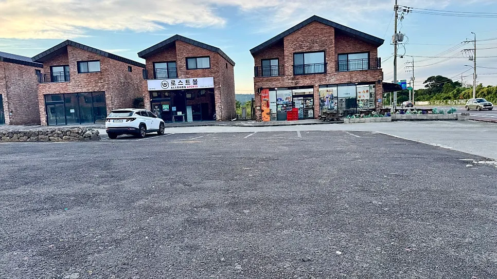 Lala Cafe's spacious parking lot