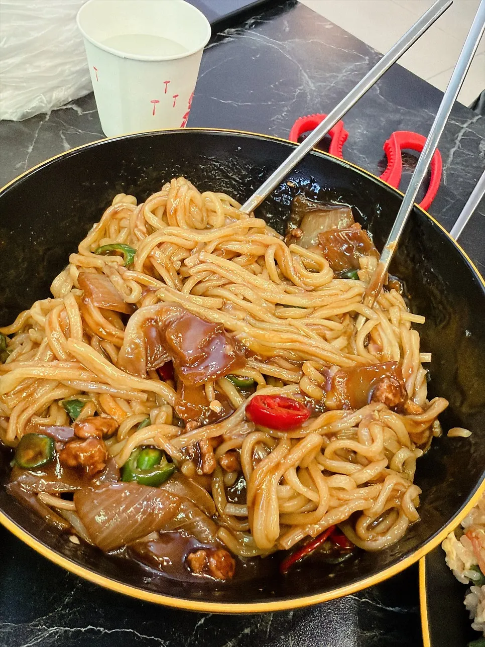 炸衣薄脆的糯米糖醋肉一塊