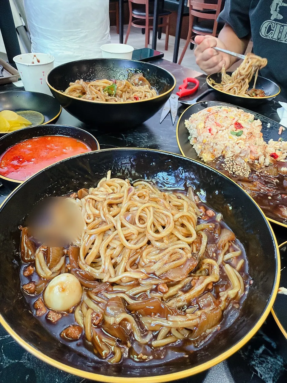 蟹肉炒飯附上的甜麵醬