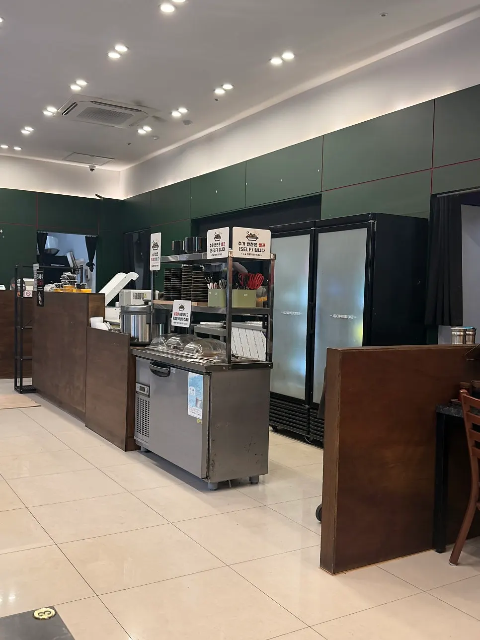 Entrance of Lala Dragon Cheonan Ssangyong Branch