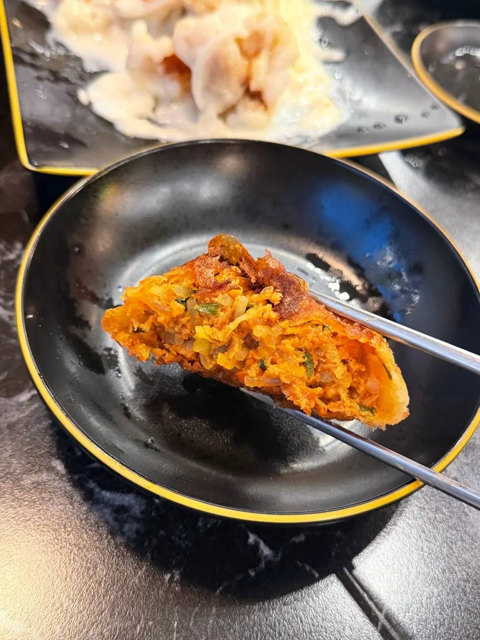 Empty bowls with no leftovers