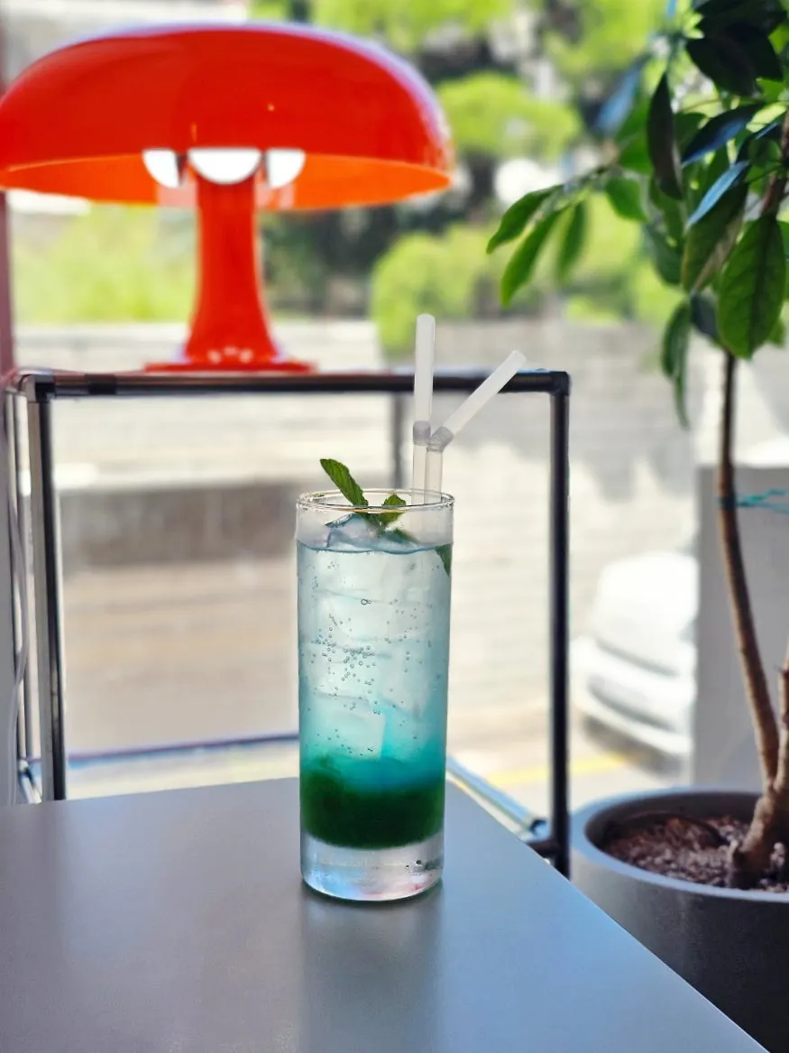 Blue-colored yuja ade