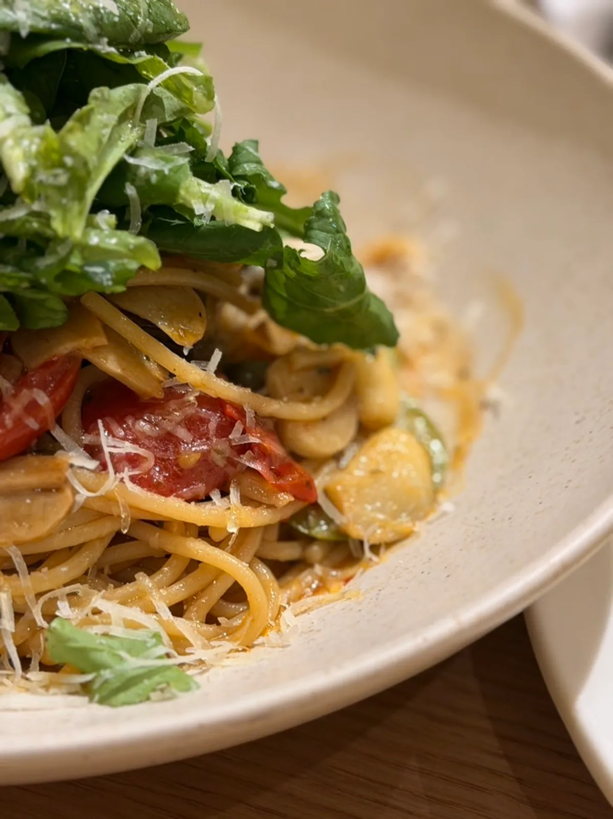 Close-up of the rucola anchovy pasta at Raon Sik Tak Pangyo Branch