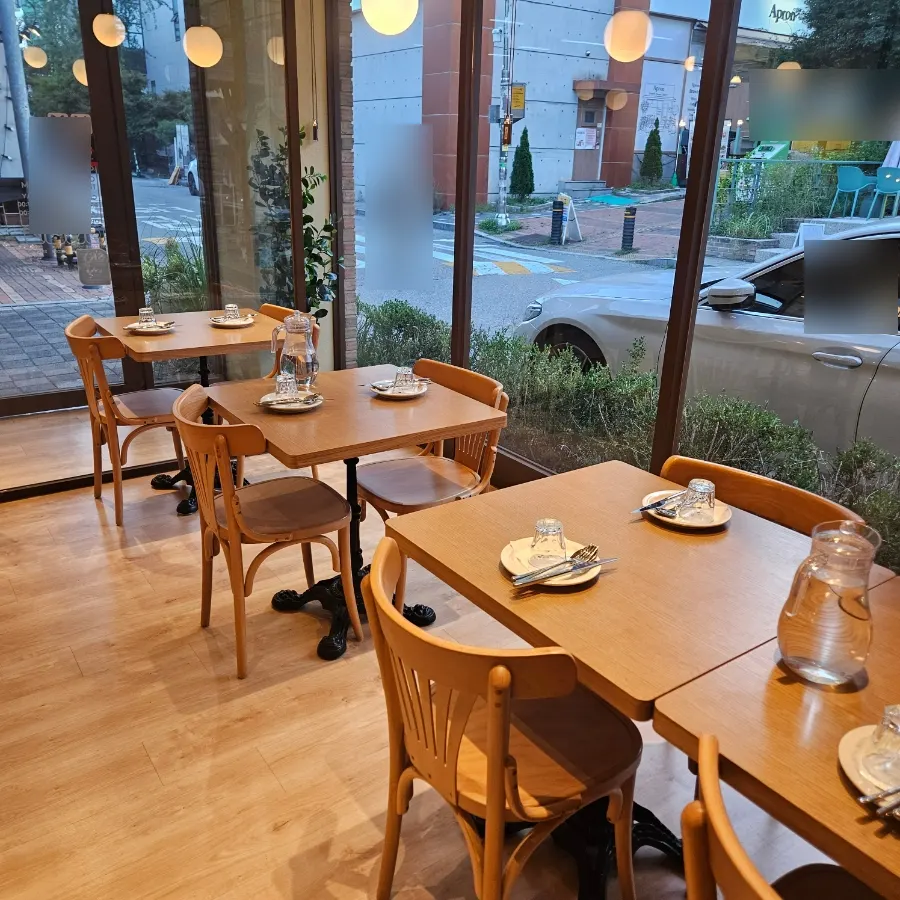 라온식탁 판교점 실내 분위기