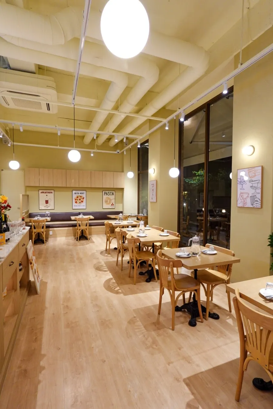 Wood-tone interior of Raon Sik Tak Pangyo Branch