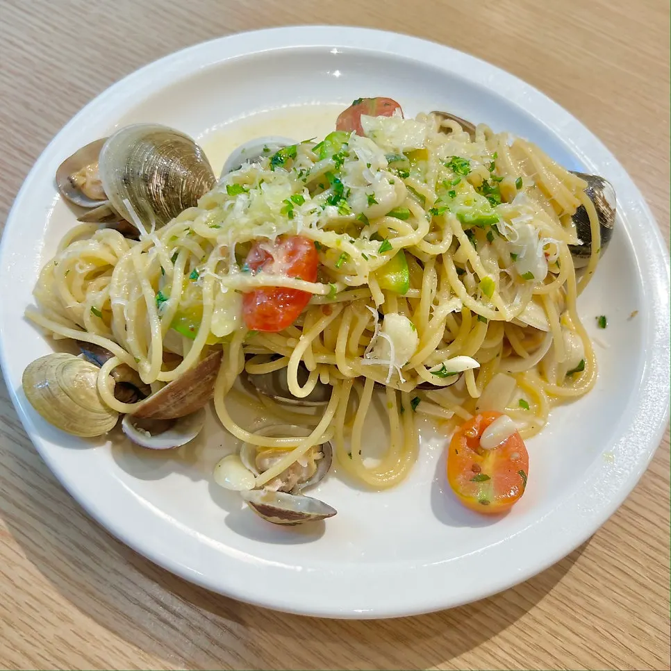 ラオンシクタク パンギョ店のボンゴレパスタ一皿