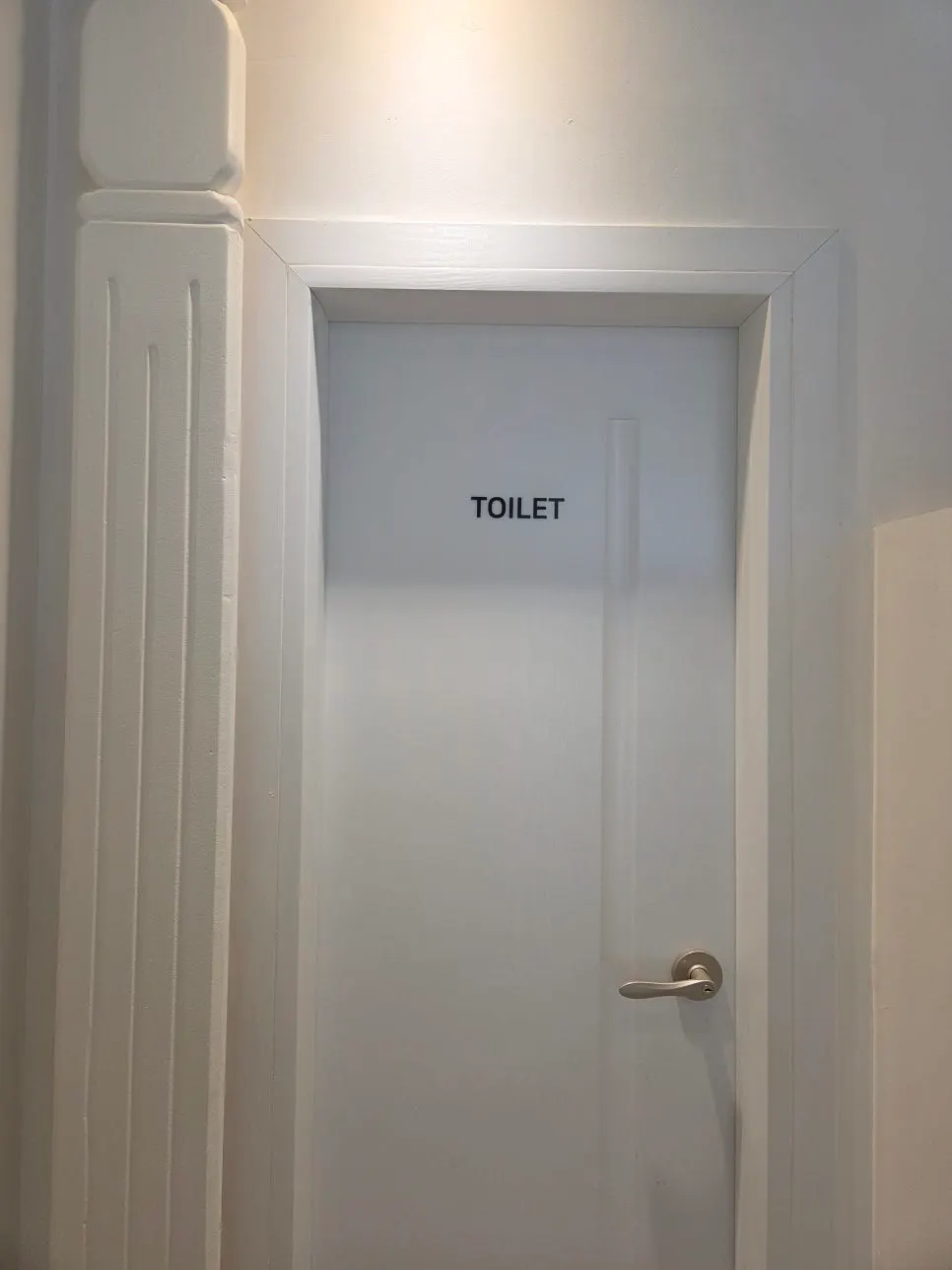 Indoor restroom at Lapins