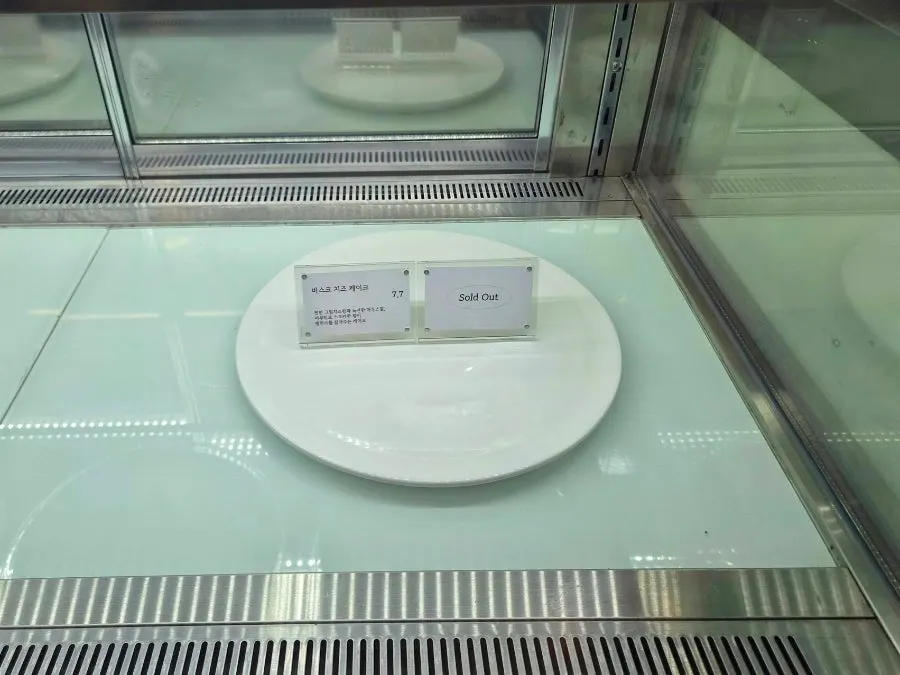 라핀스 대표 케이크 메뉴판