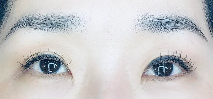 Finished LED human-hair lash extensions with C curl