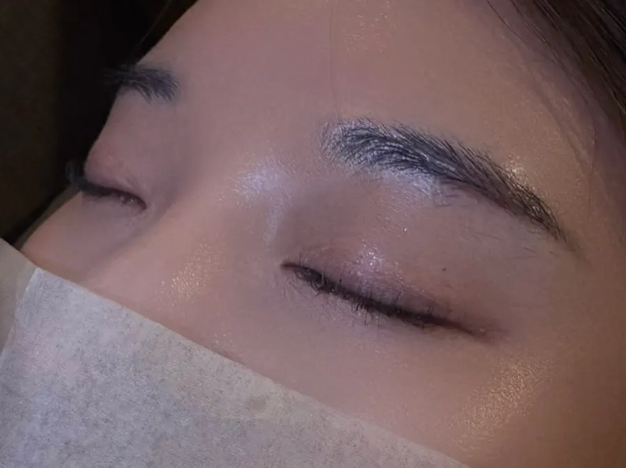 완성된 첫 속눈썹 연장 인모 CC컬