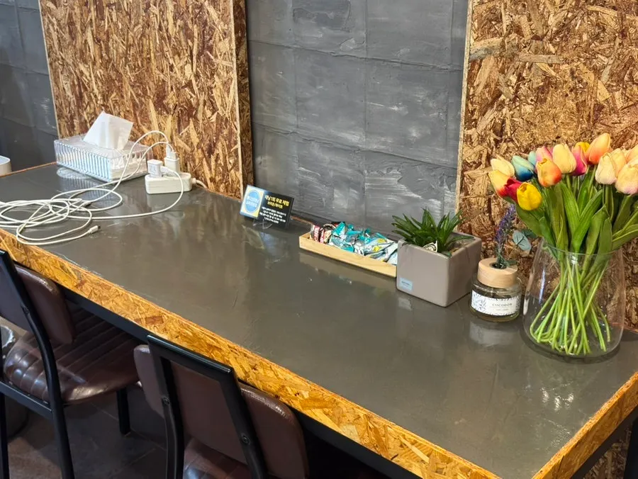 Interior design at Lash Doll's Munjeong Station branch