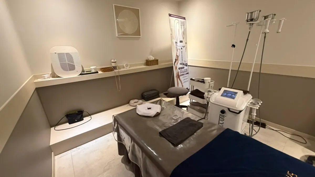 Slimming care treatment room at Labiche Foot & Body near Ichon Station
