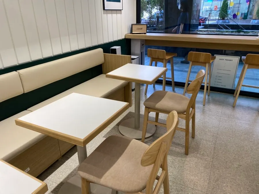Cozy interior of Lazy Yogurt Gangnam