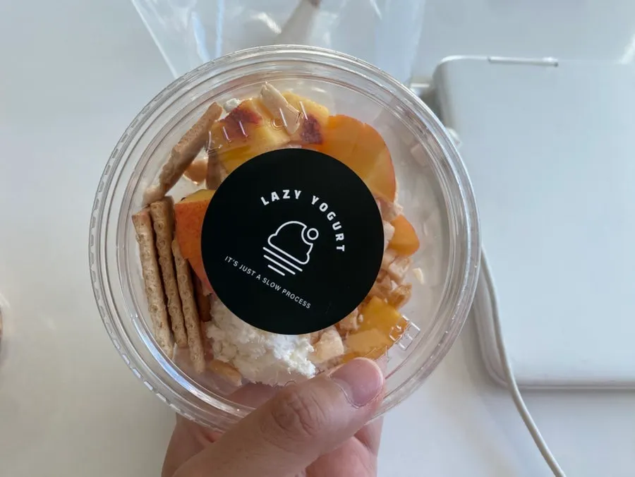 Cerise Greek yogurt topped with peach