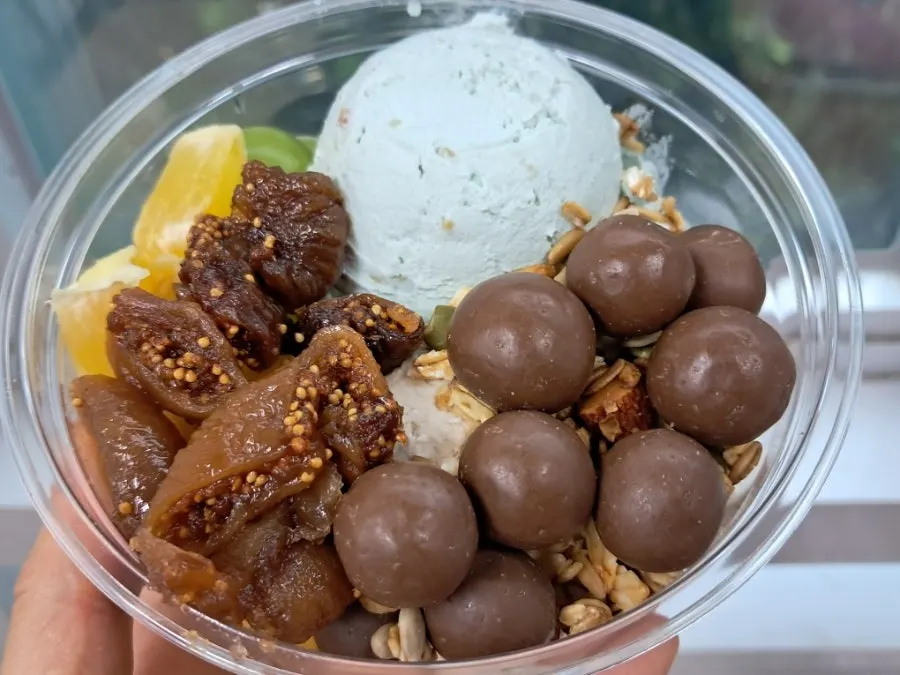 First shot from visiting Lazy Yogurt Gangnam