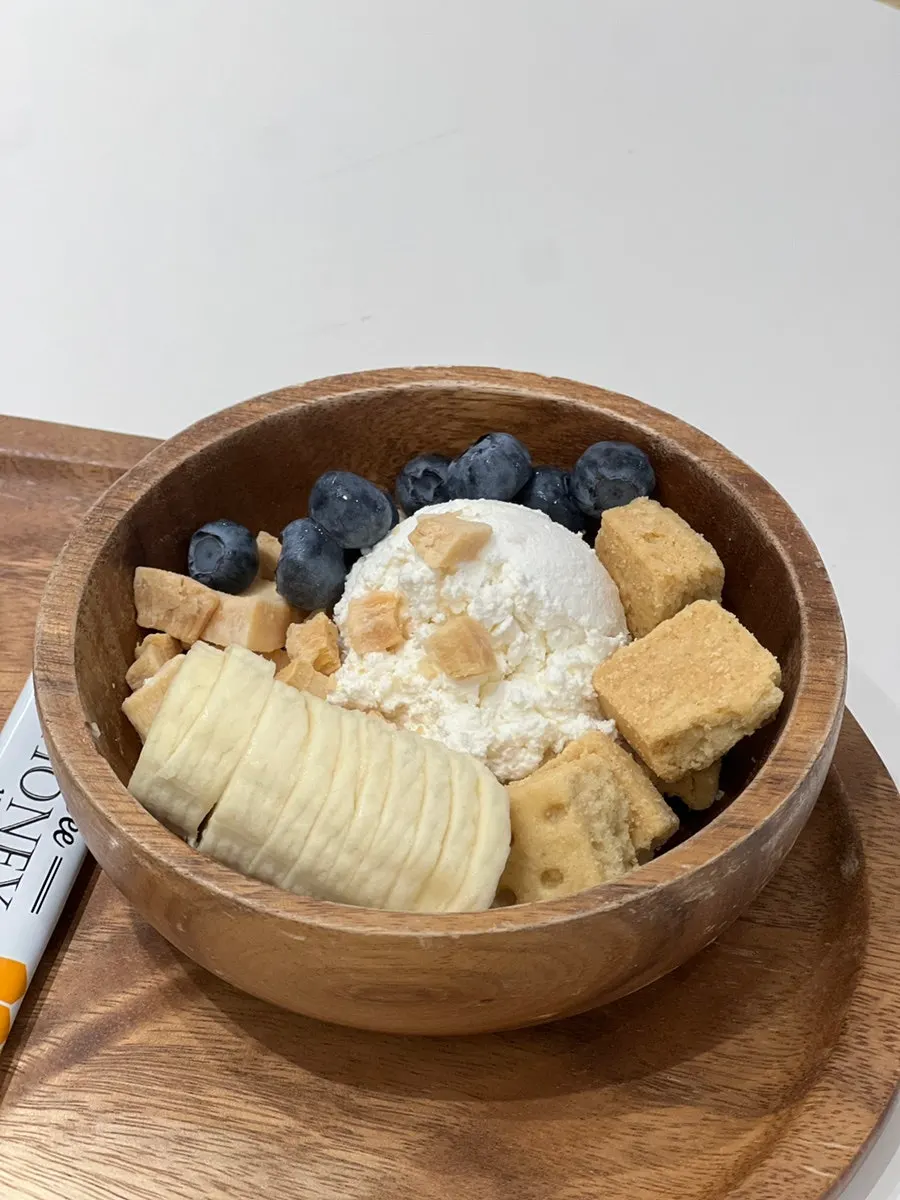 Close-up of the Granny Single toppings