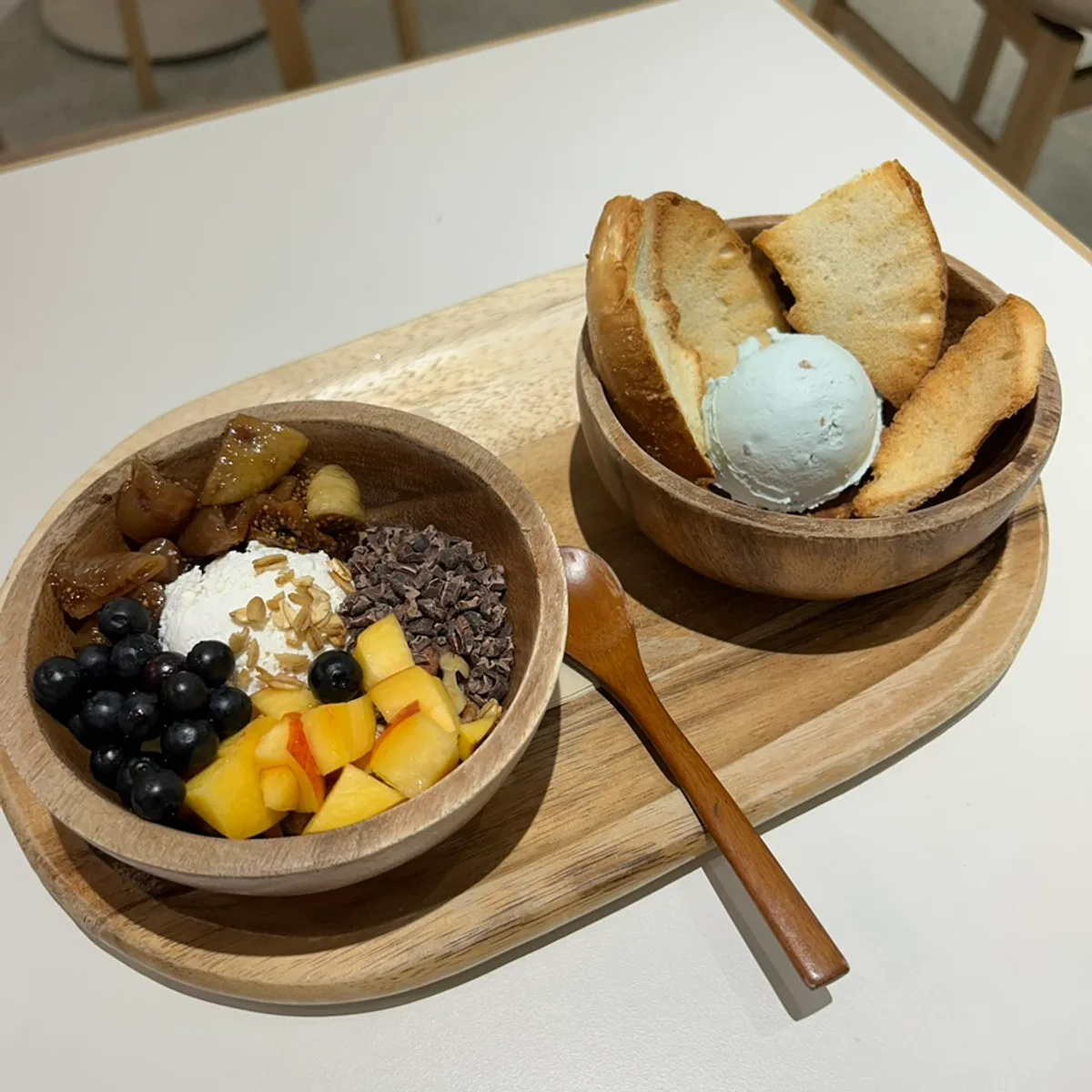 Signature Greek yogurt bowl at Lazy Yogurt Gangnam