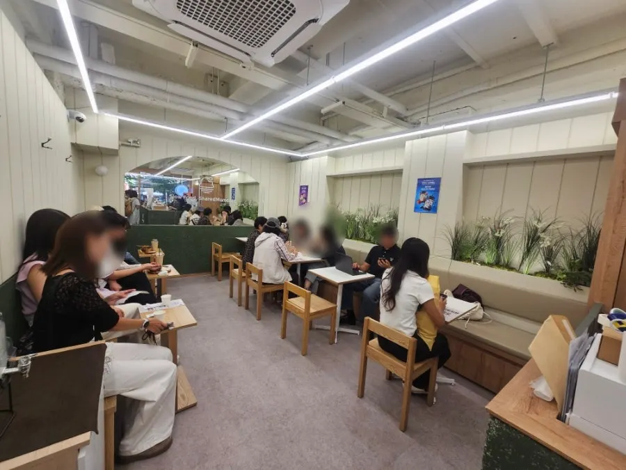 Interior details of Lazy Yogurt Seongsu