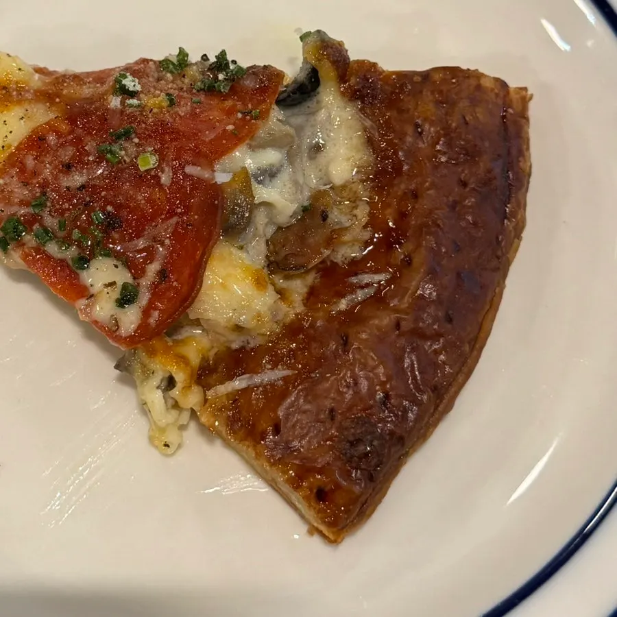 Mille-feuille pepperoni mushroom pizza