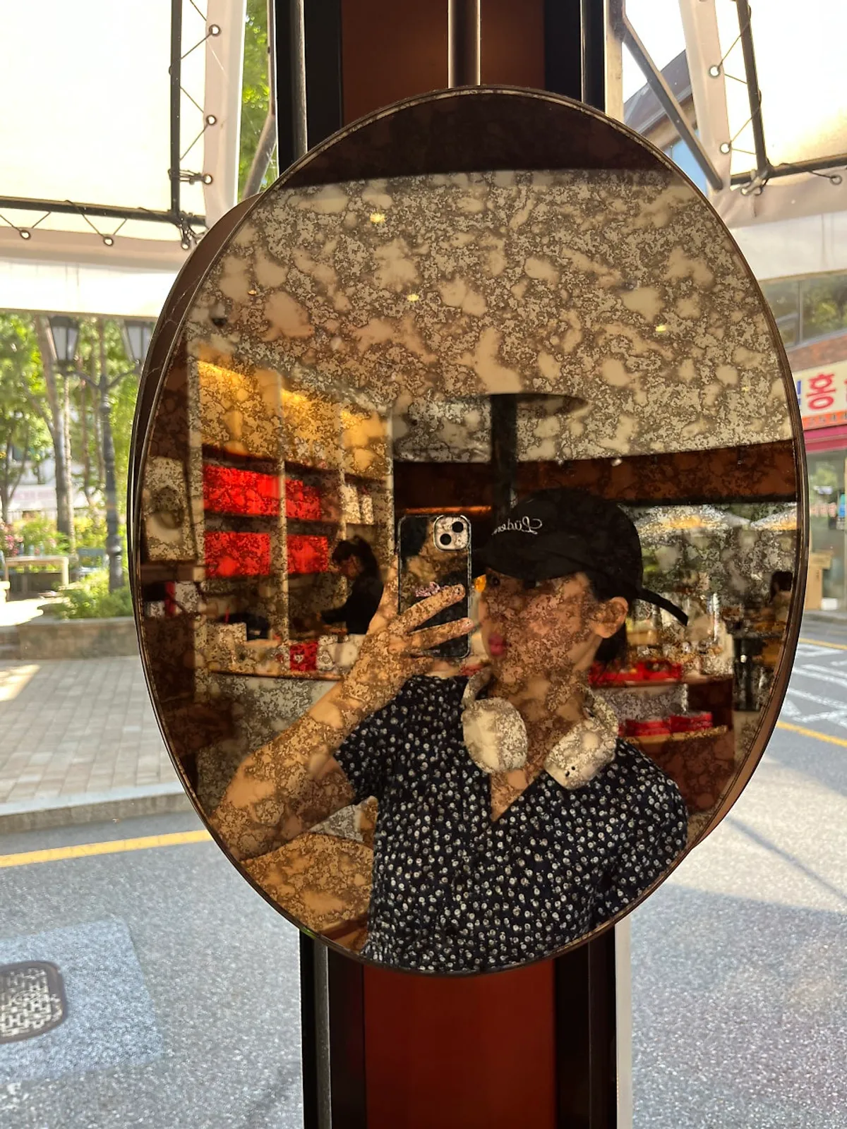 Mirror frame photo spot at Remangdore Seorae Village Branch