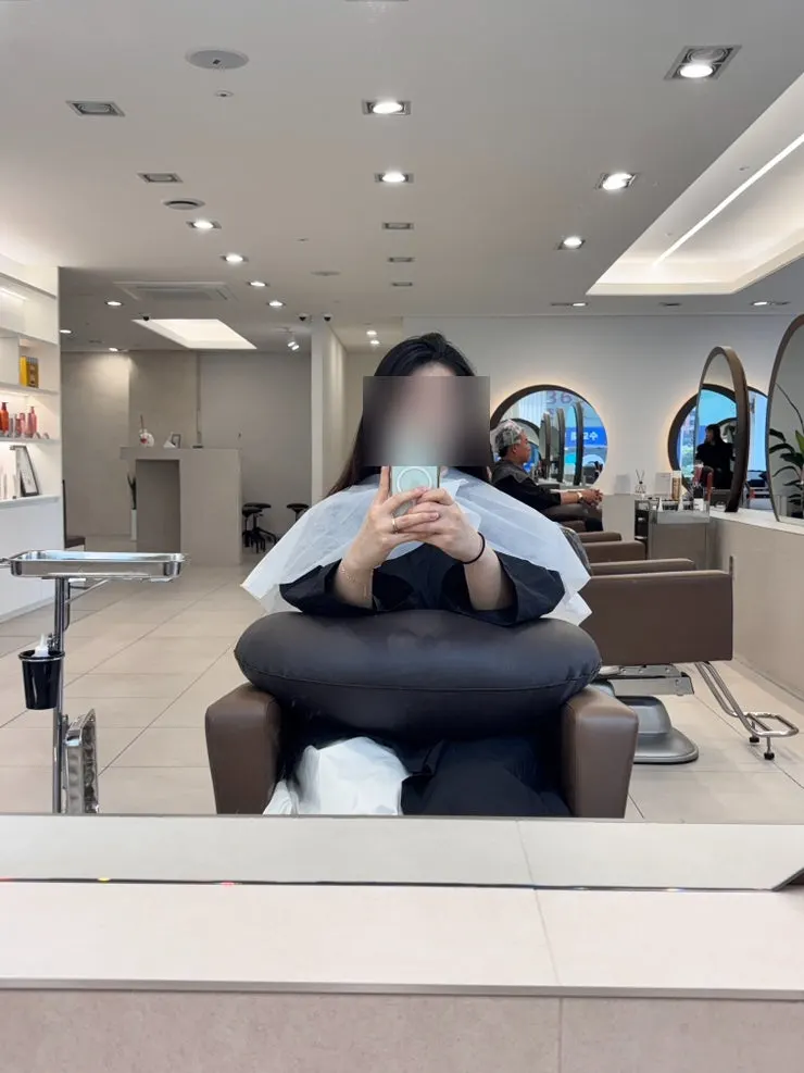 매장에서 사용하고 판매하는 헤어 제품 진열