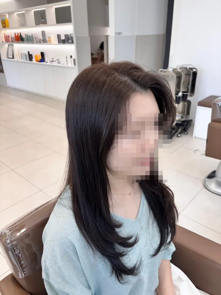 완성된 붉은끼 없는 밀크브라운 염색 결과