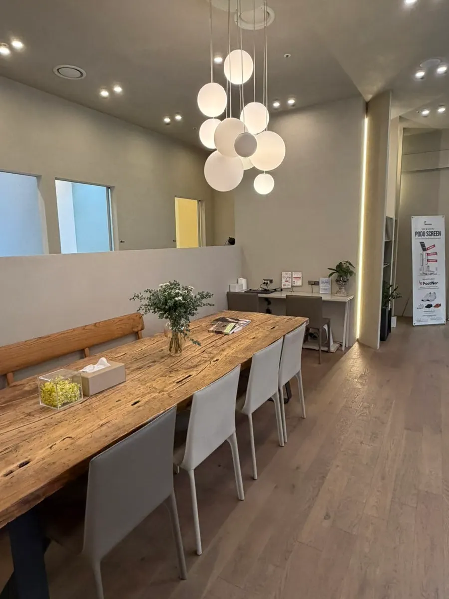 如咖啡厅般整洁的Refus一山獐项店内部