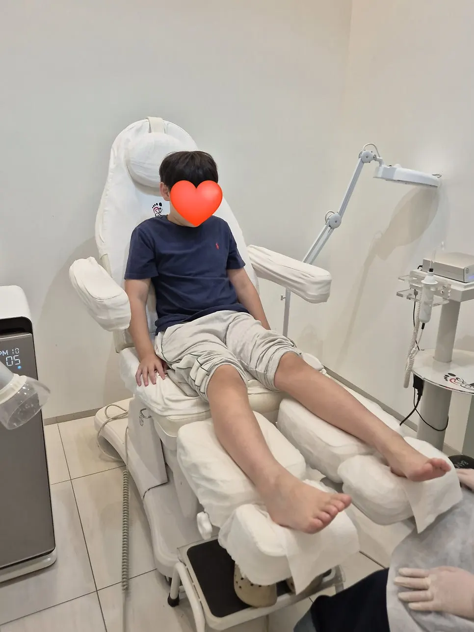 Private room with the treatment bed