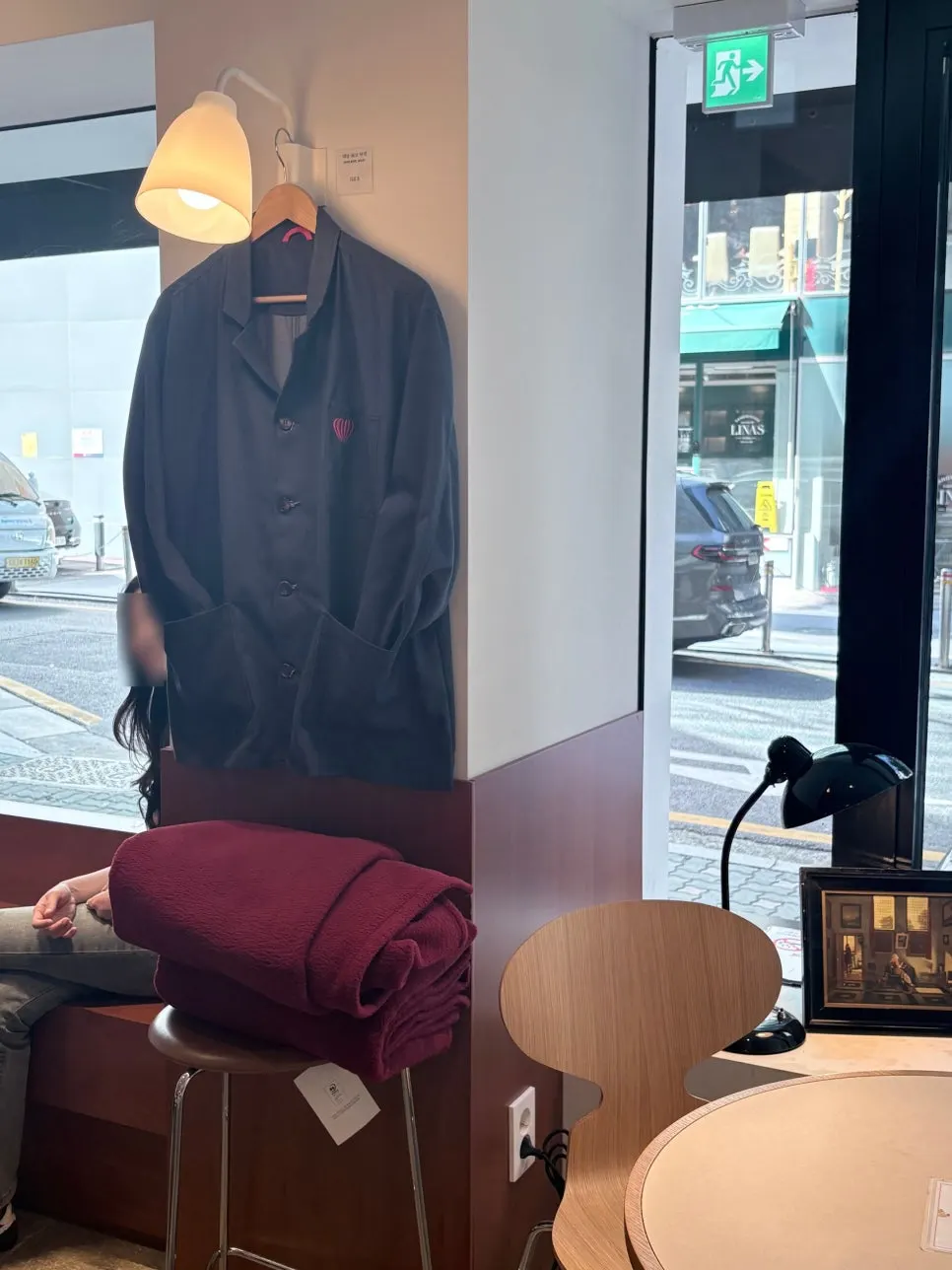 레망도레 광화문점 1층에 진열된 굿즈