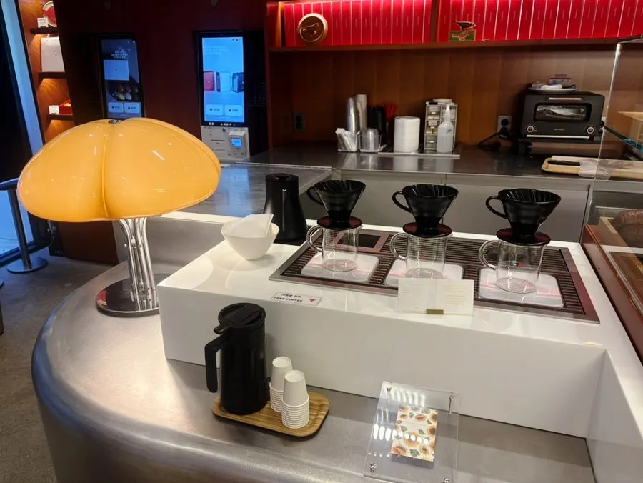 Order counter on the 1st floor of Lemangdoré Gwanghwamun