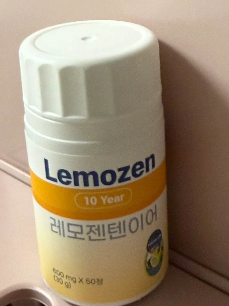 Lemozen Tenyear alongside an explanation of its ingredients