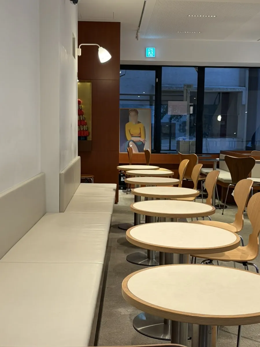 Spacious, clean seating on the 2nd floor of Lemangdoré