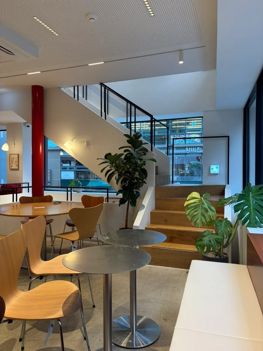 View of table seating on the 2nd floor of Lemangdoré