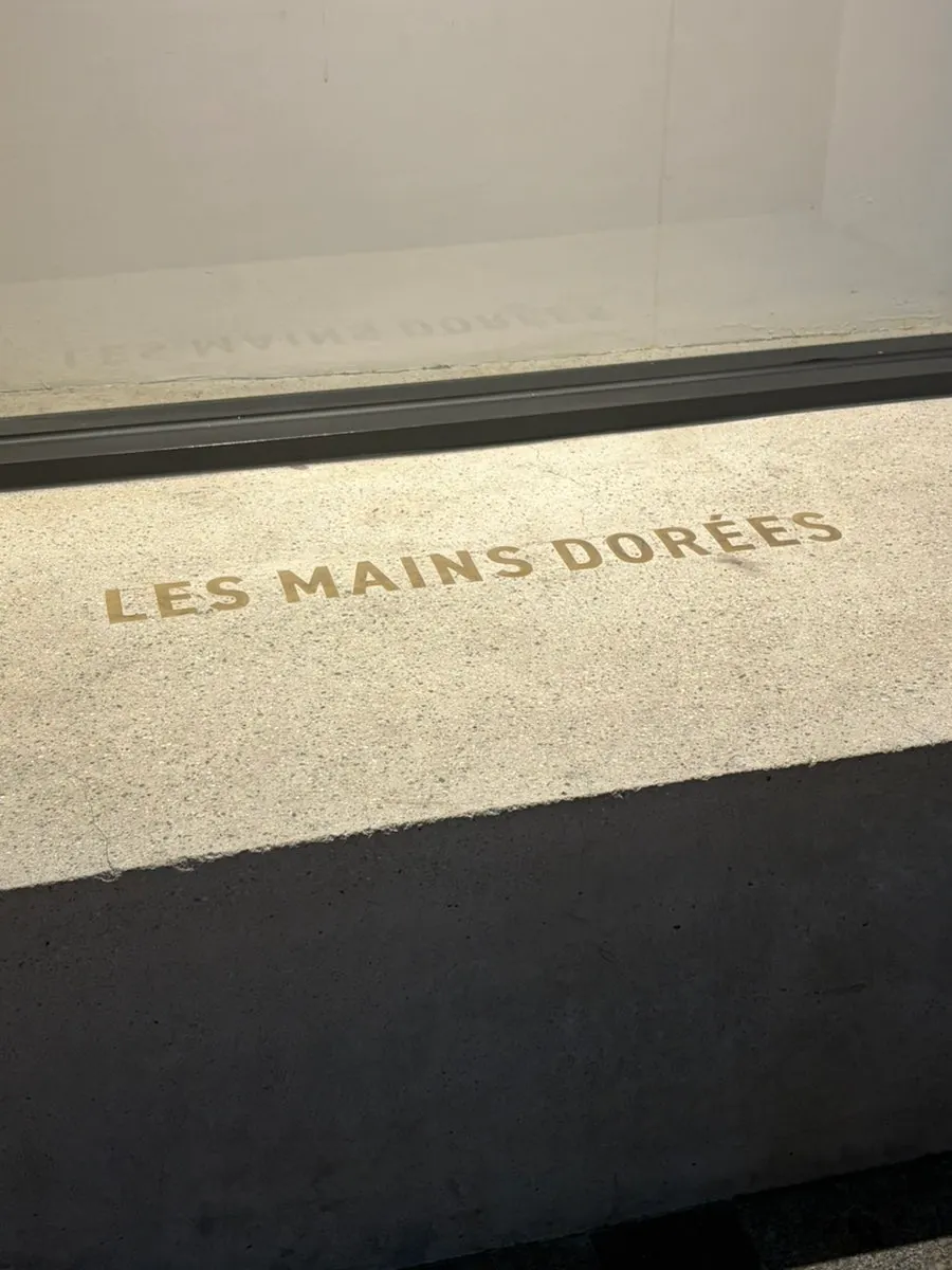 Coffee and bread on a table at Lemangdoré Gwanghwamun